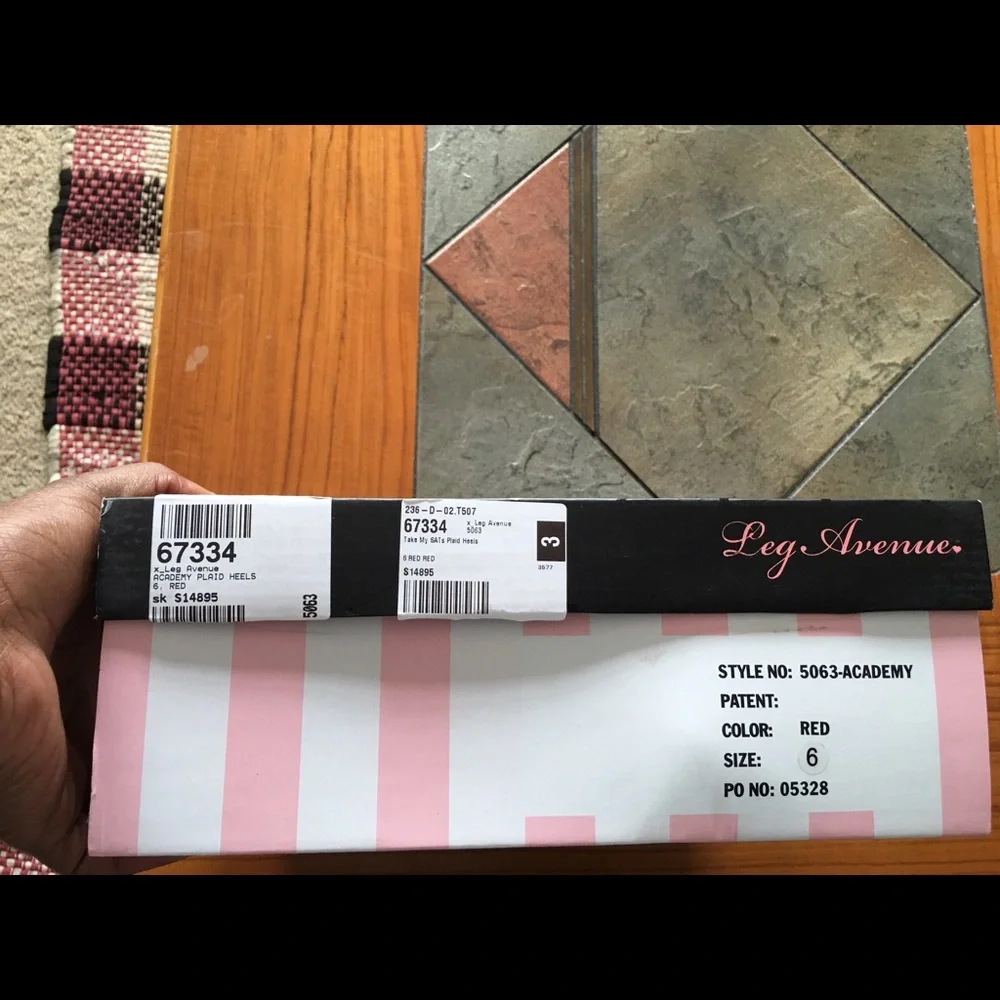 Leg Avenue/ Dolls kill red plaid pump shoes 6